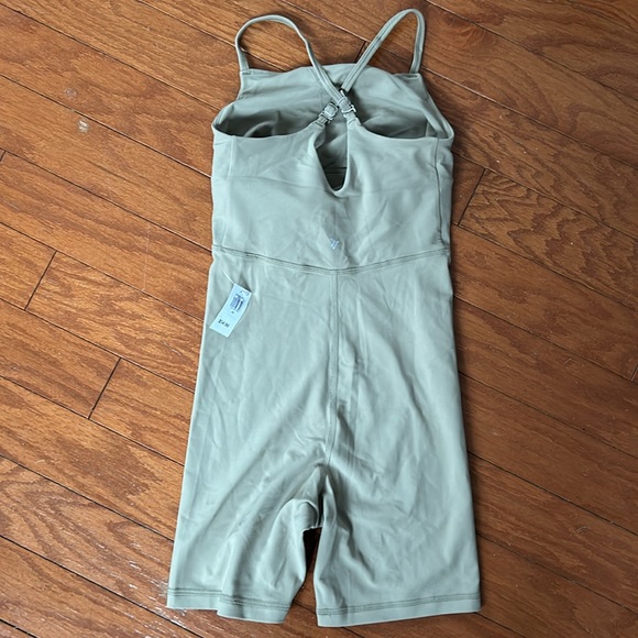 NWT women’s old navy active power lite jumpsuit bodysuit shorts size XS - Picture 2 of 5
